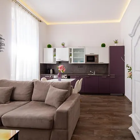 Golden Key Apartment