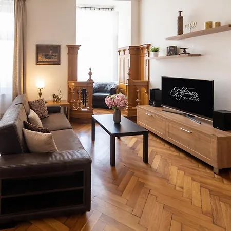 Golden Key Apartment *