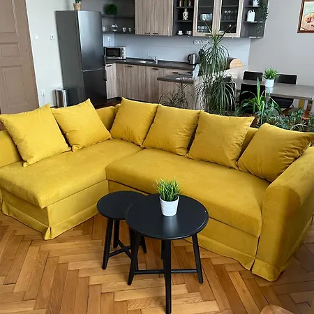 Golden Key Apartment *