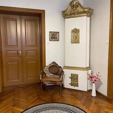 Golden Key Apartment *